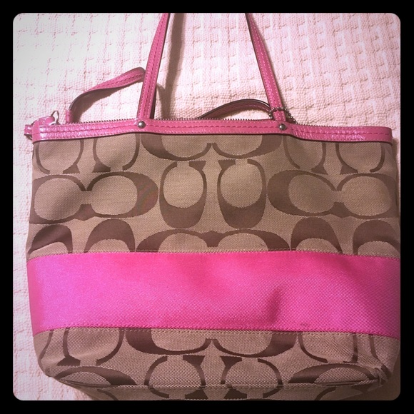 Coach Handbags - Coach purse